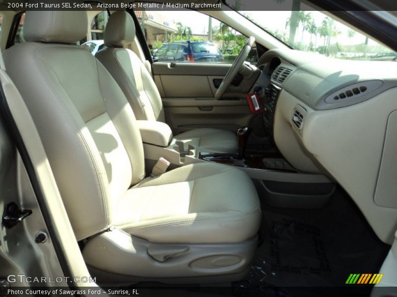 Arizona Beige Metallic / Medium Parchment 2004 Ford Taurus SEL Sedan