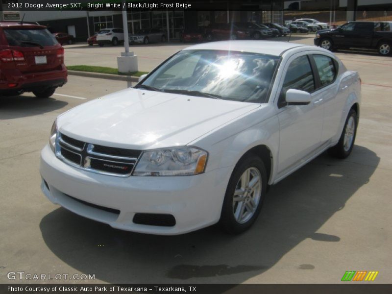 Bright White / Black/Light Frost Beige 2012 Dodge Avenger SXT