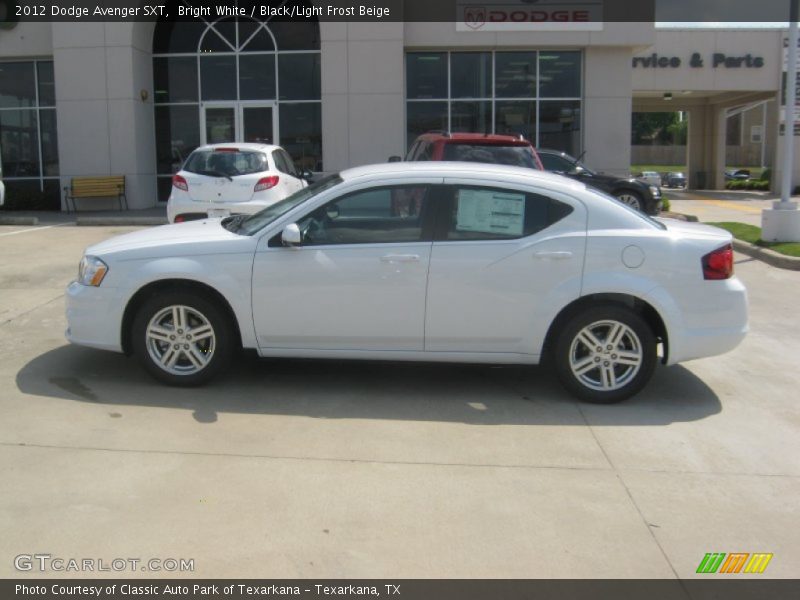Bright White / Black/Light Frost Beige 2012 Dodge Avenger SXT