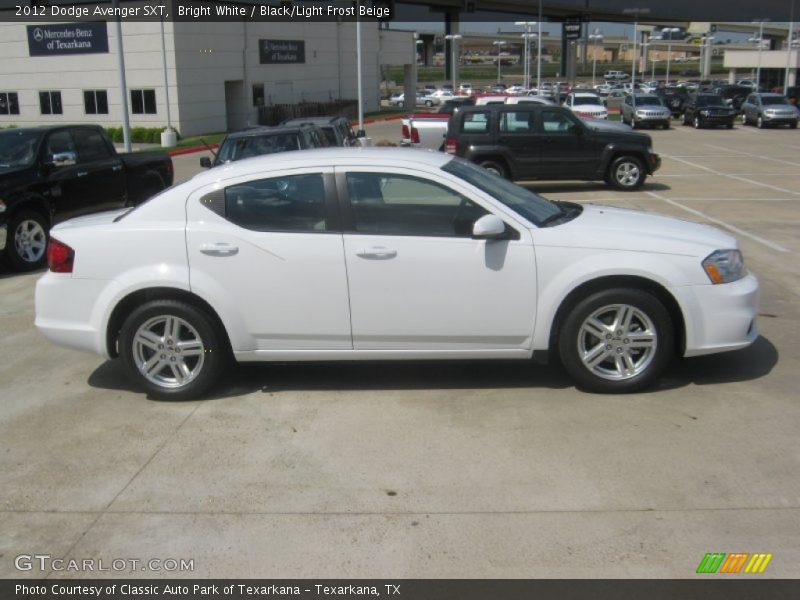 Bright White / Black/Light Frost Beige 2012 Dodge Avenger SXT