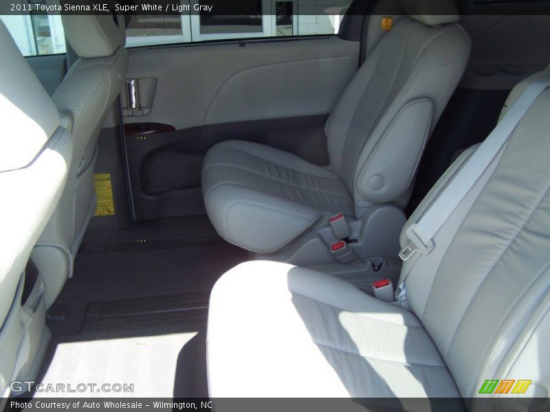 Super White / Light Gray 2011 Toyota Sienna XLE