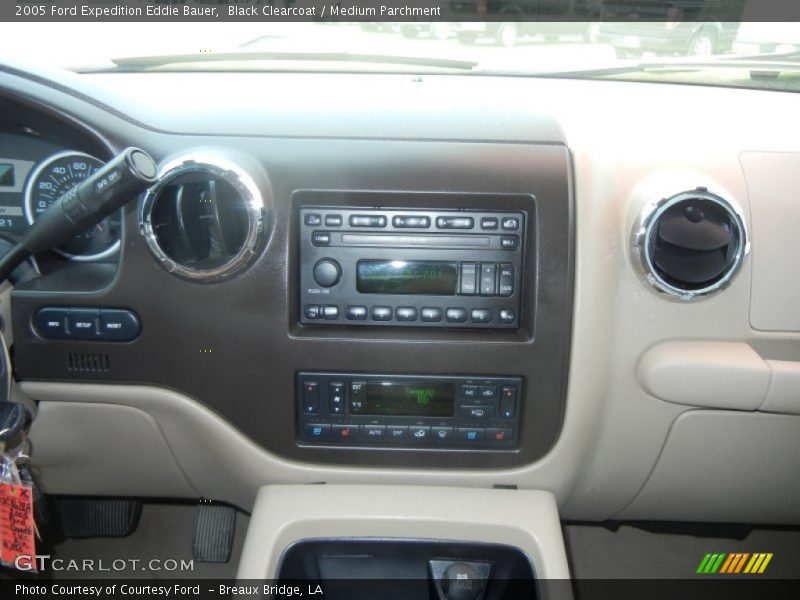 Black Clearcoat / Medium Parchment 2005 Ford Expedition Eddie Bauer