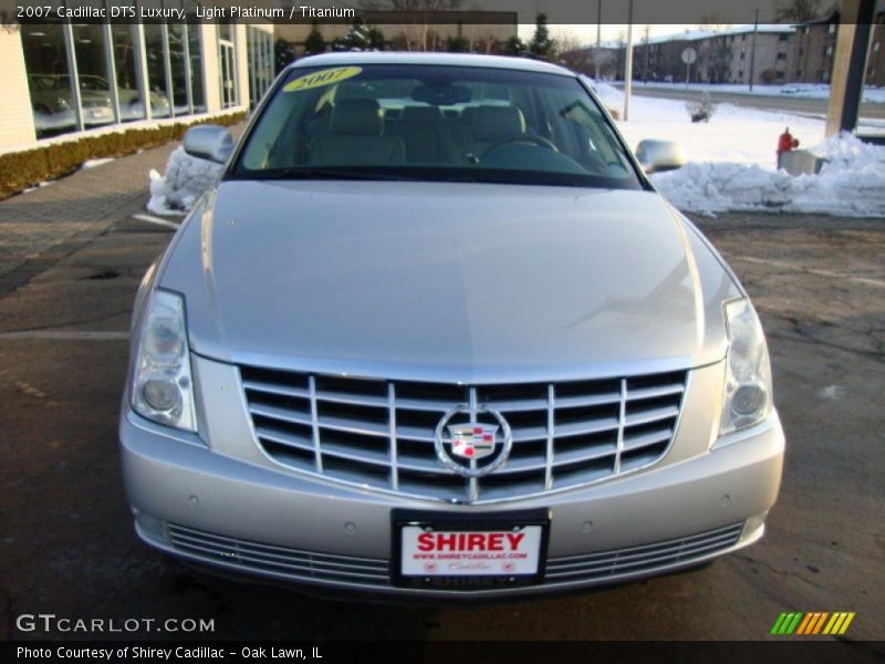 Light Platinum / Titanium 2007 Cadillac DTS Luxury