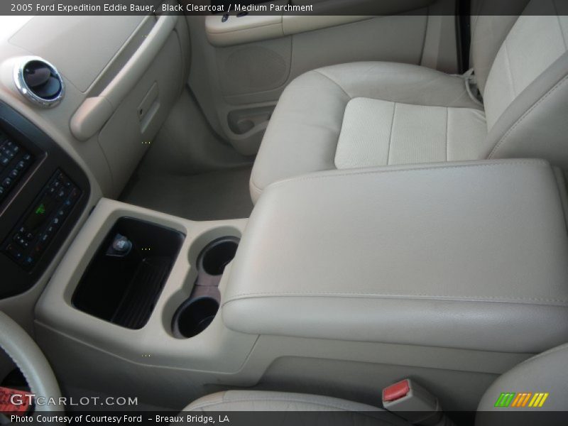 Black Clearcoat / Medium Parchment 2005 Ford Expedition Eddie Bauer