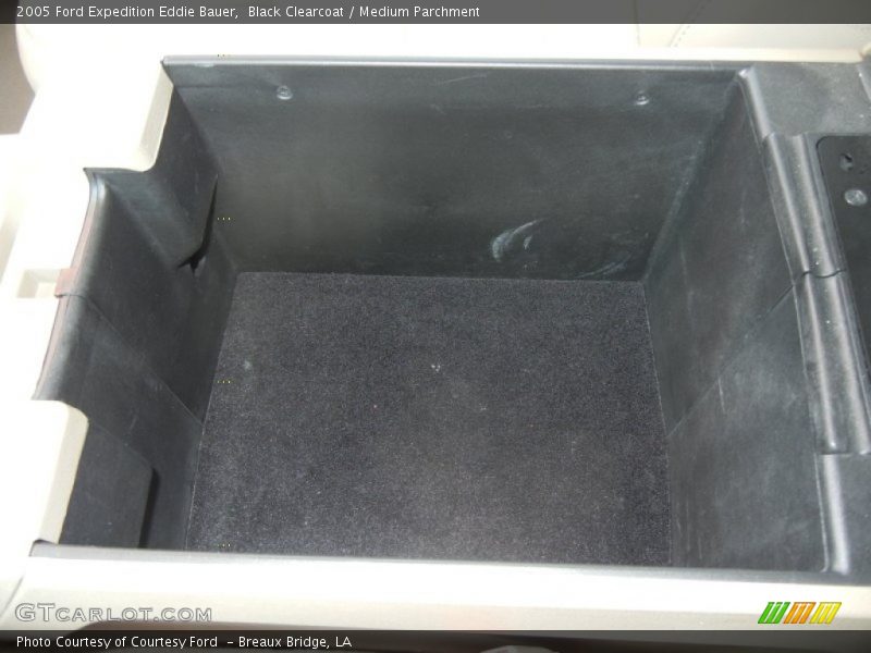 Black Clearcoat / Medium Parchment 2005 Ford Expedition Eddie Bauer
