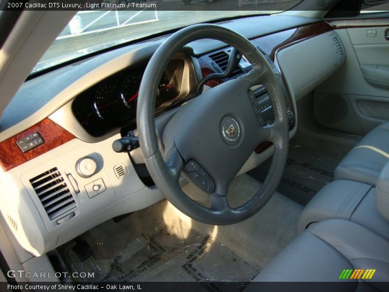 Light Platinum / Titanium 2007 Cadillac DTS Luxury