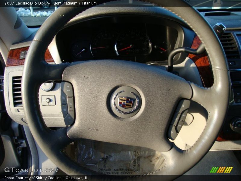Light Platinum / Titanium 2007 Cadillac DTS Luxury