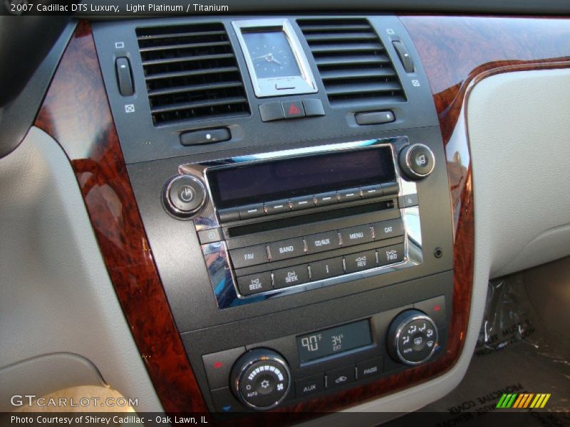 Light Platinum / Titanium 2007 Cadillac DTS Luxury