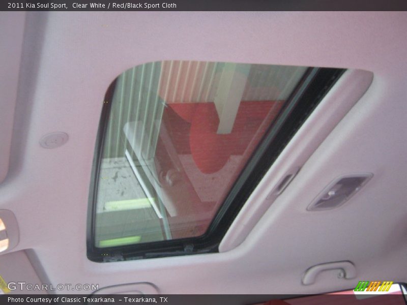 Clear White / Red/Black Sport Cloth 2011 Kia Soul Sport