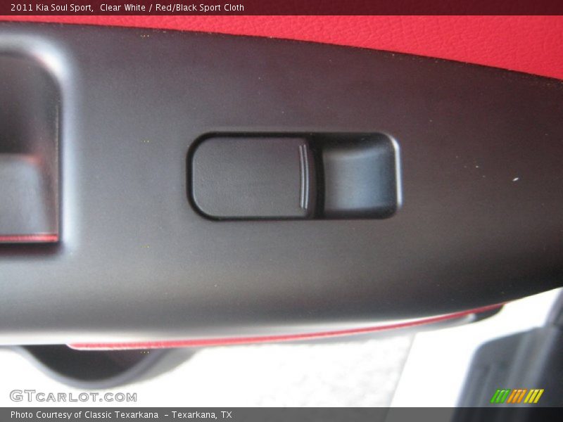 Clear White / Red/Black Sport Cloth 2011 Kia Soul Sport