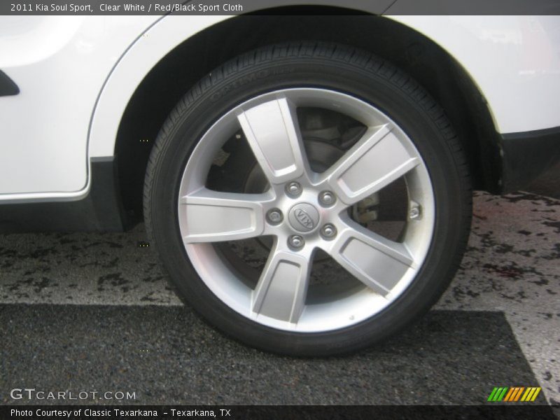 Clear White / Red/Black Sport Cloth 2011 Kia Soul Sport