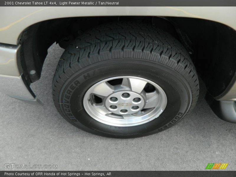 Light Pewter Metallic / Tan/Neutral 2001 Chevrolet Tahoe LT 4x4