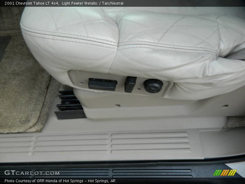 Light Pewter Metallic / Tan/Neutral 2001 Chevrolet Tahoe LT 4x4