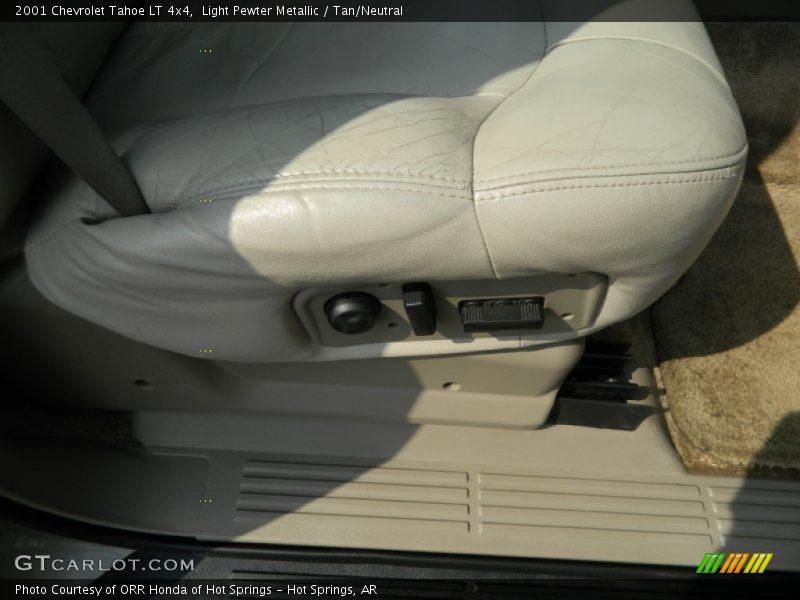 Light Pewter Metallic / Tan/Neutral 2001 Chevrolet Tahoe LT 4x4