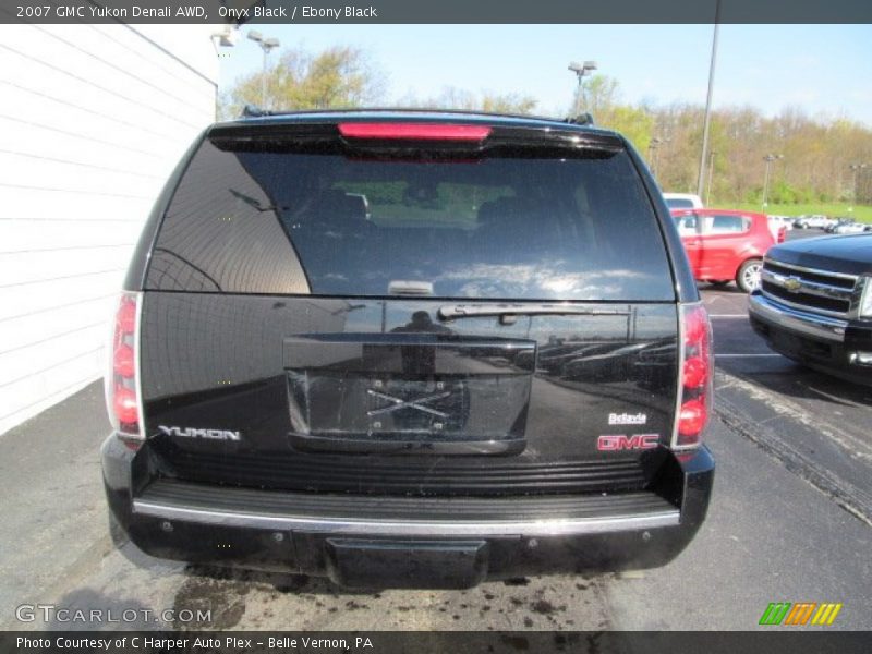 Onyx Black / Ebony Black 2007 GMC Yukon Denali AWD