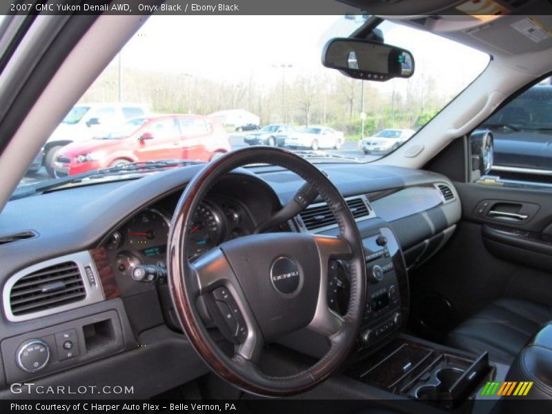 Onyx Black / Ebony Black 2007 GMC Yukon Denali AWD