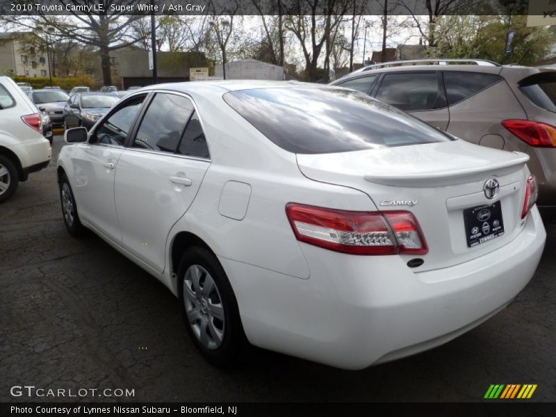 Super White / Ash Gray 2010 Toyota Camry LE