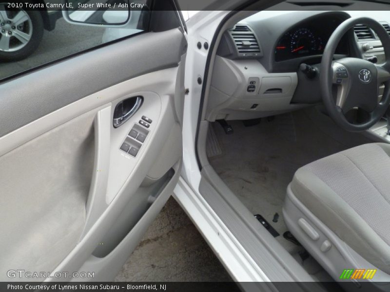 Super White / Ash Gray 2010 Toyota Camry LE