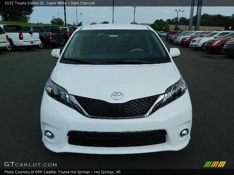 Super White / Dark Charcoal 2012 Toyota Sienna SE