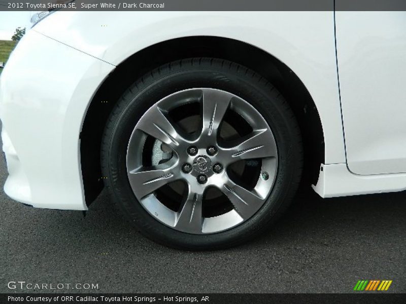 Super White / Dark Charcoal 2012 Toyota Sienna SE