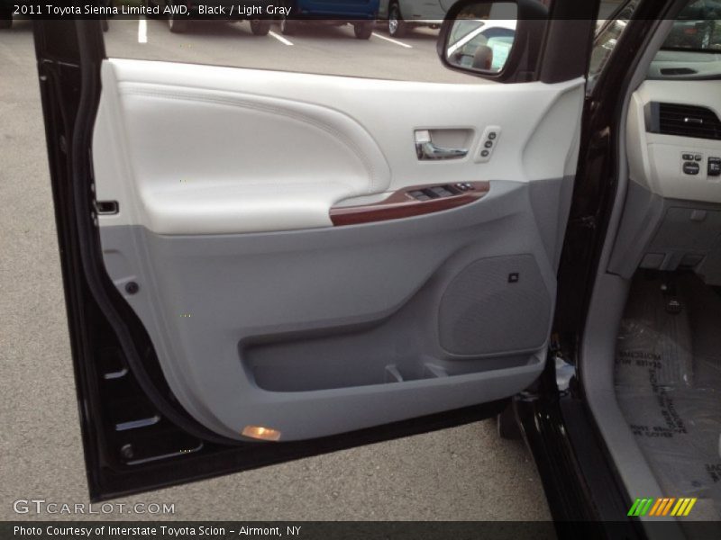 Black / Light Gray 2011 Toyota Sienna Limited AWD