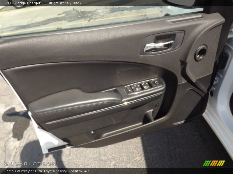 Bright White / Black 2012 Dodge Charger SE