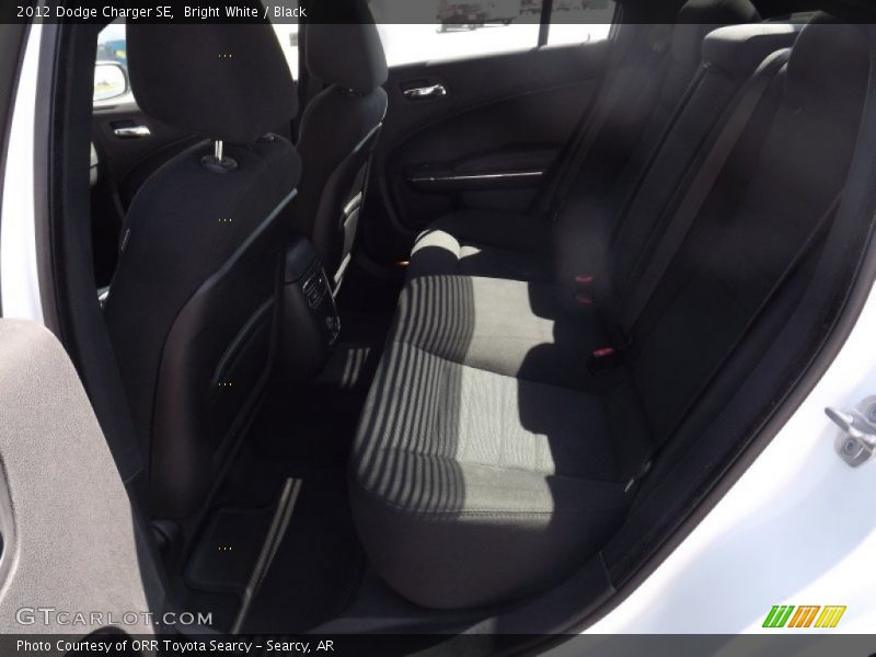 Bright White / Black 2012 Dodge Charger SE