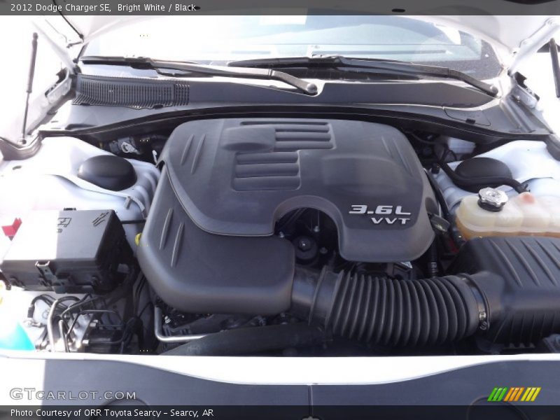 Bright White / Black 2012 Dodge Charger SE