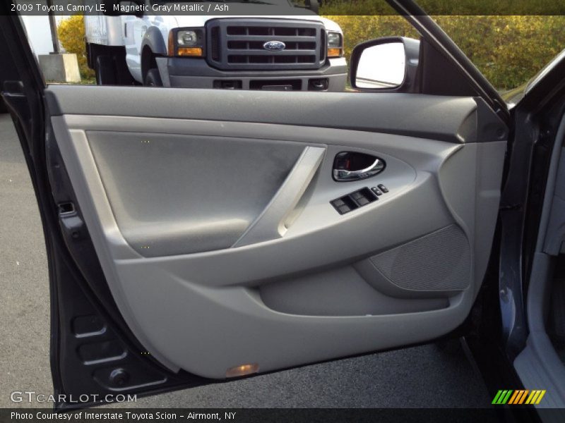 Magnetic Gray Metallic / Ash 2009 Toyota Camry LE