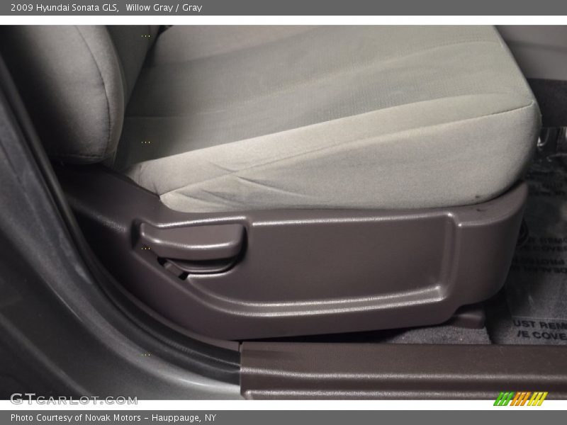 Willow Gray / Gray 2009 Hyundai Sonata GLS