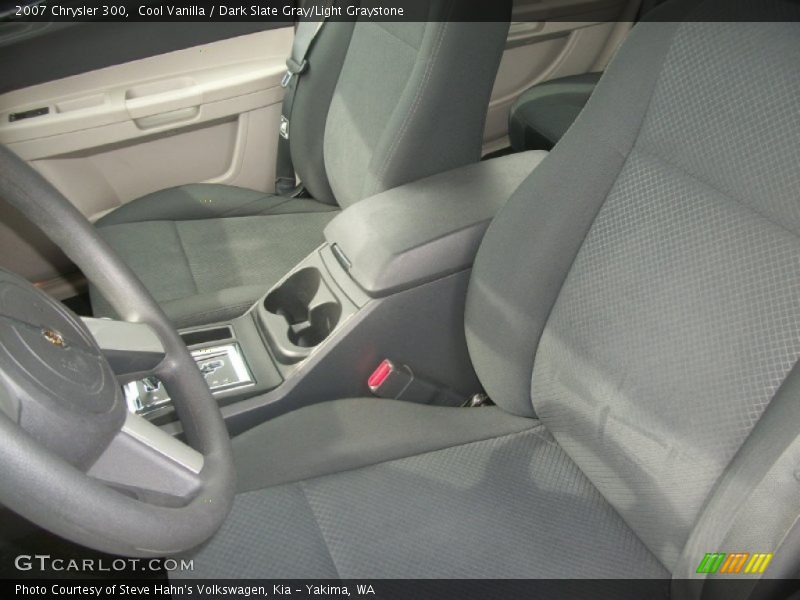 Cool Vanilla / Dark Slate Gray/Light Graystone 2007 Chrysler 300