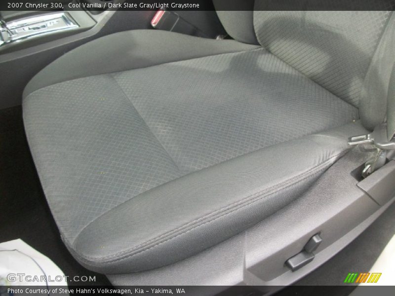 Cool Vanilla / Dark Slate Gray/Light Graystone 2007 Chrysler 300
