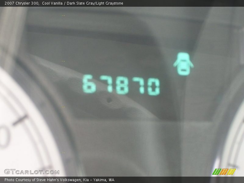 Cool Vanilla / Dark Slate Gray/Light Graystone 2007 Chrysler 300