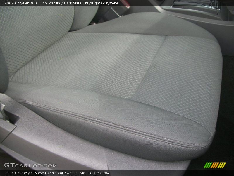 Cool Vanilla / Dark Slate Gray/Light Graystone 2007 Chrysler 300