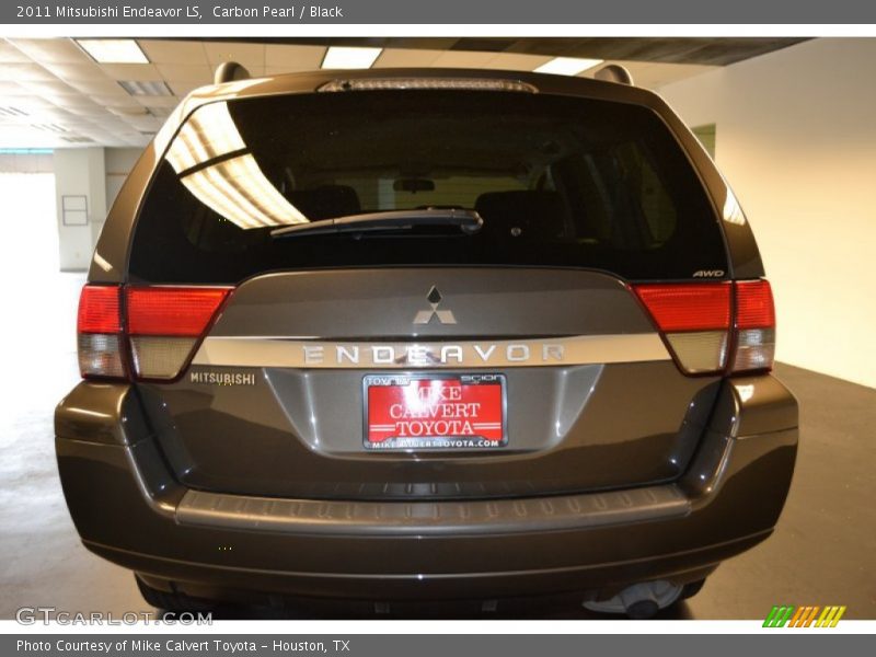 Carbon Pearl / Black 2011 Mitsubishi Endeavor LS