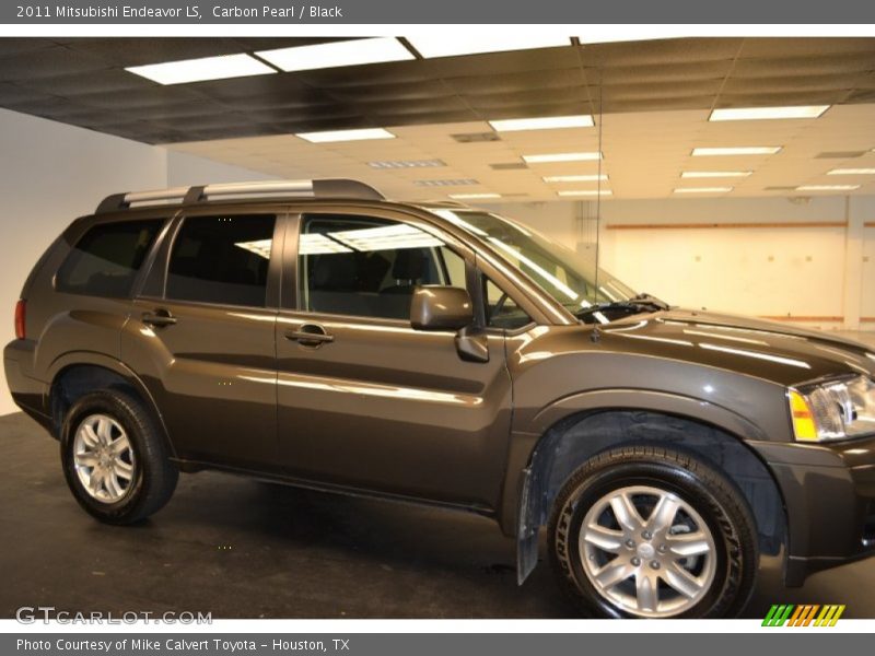 Carbon Pearl / Black 2011 Mitsubishi Endeavor LS