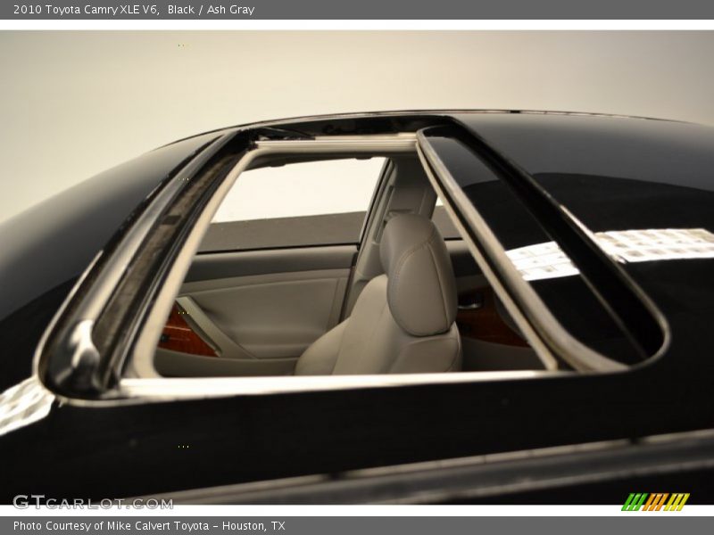 Black / Ash Gray 2010 Toyota Camry XLE V6