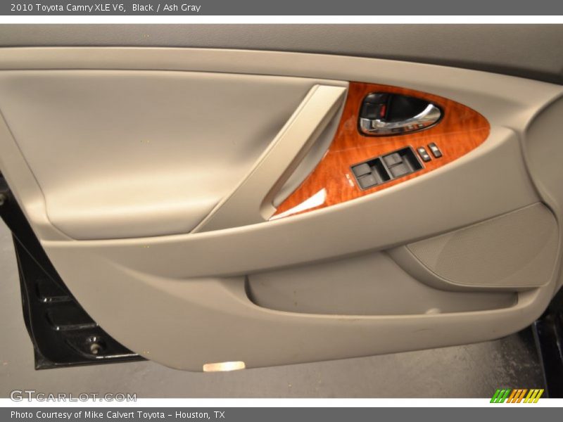 Black / Ash Gray 2010 Toyota Camry XLE V6