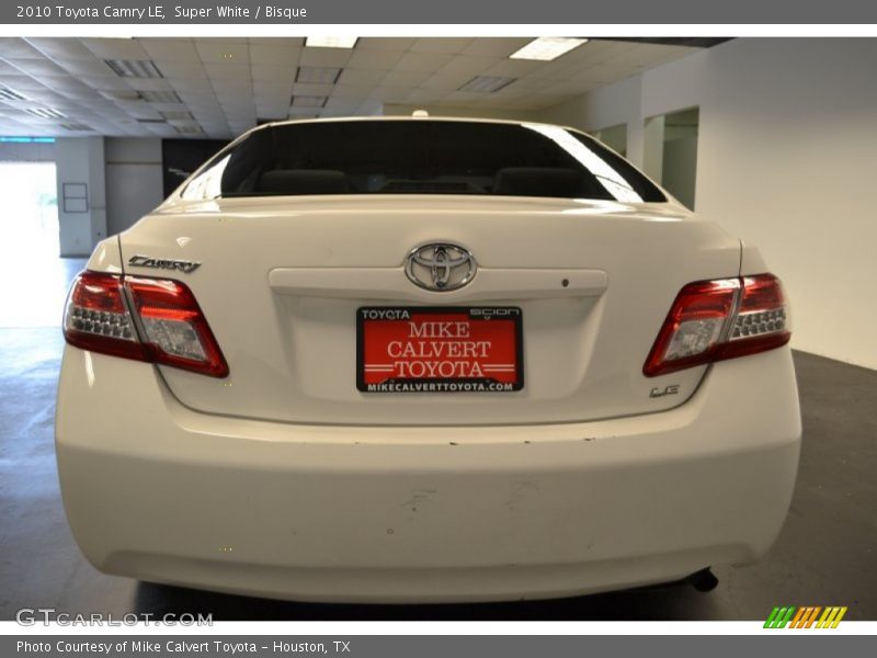Super White / Bisque 2010 Toyota Camry LE