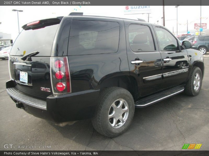 Onyx Black / Ebony Black 2007 GMC Yukon Denali AWD