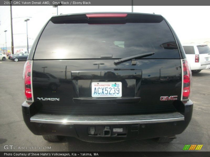 Onyx Black / Ebony Black 2007 GMC Yukon Denali AWD