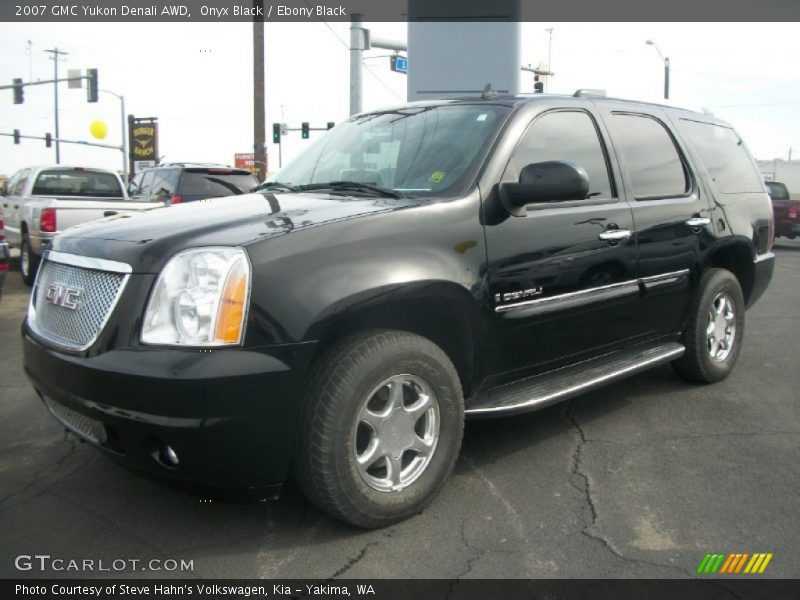 Onyx Black / Ebony Black 2007 GMC Yukon Denali AWD