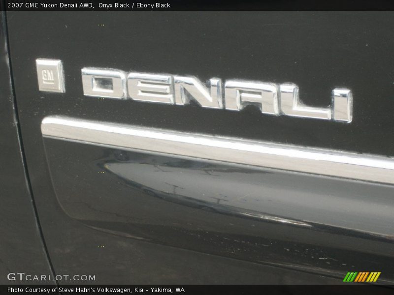 Onyx Black / Ebony Black 2007 GMC Yukon Denali AWD