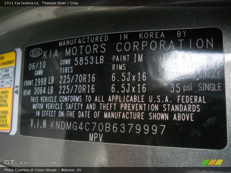 Titanium Silver / Gray 2011 Kia Sedona LX