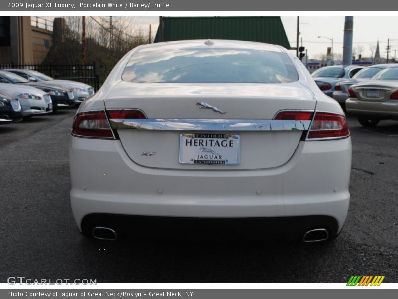 Porcelain White / Barley/Truffle 2009 Jaguar XF Luxury