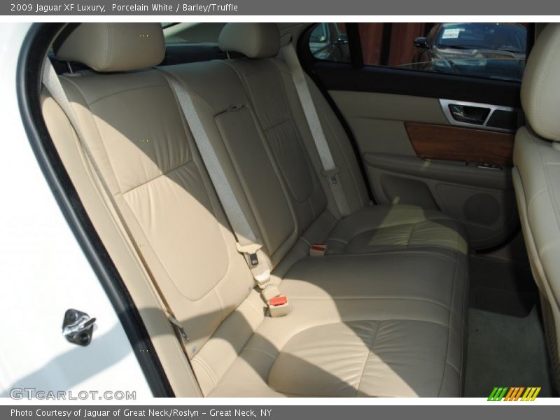 Porcelain White / Barley/Truffle 2009 Jaguar XF Luxury