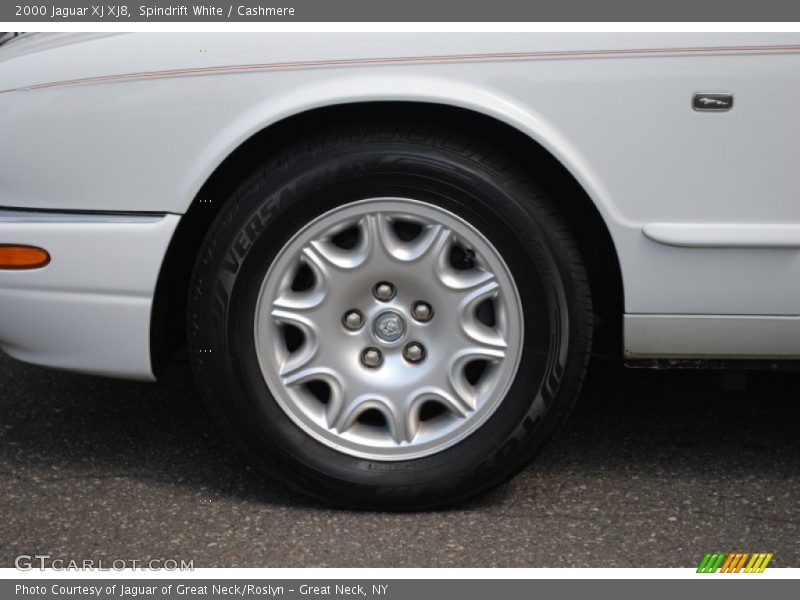  2000 XJ XJ8 Wheel