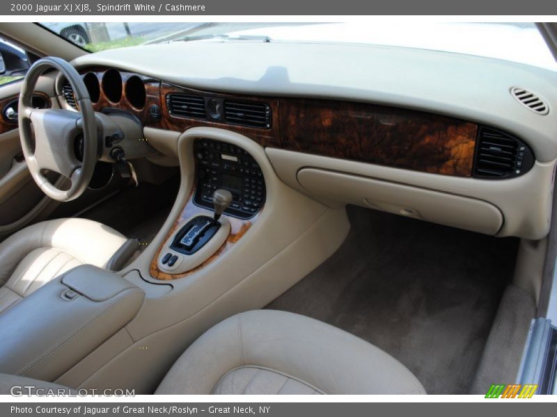 Dashboard of 2000 XJ XJ8