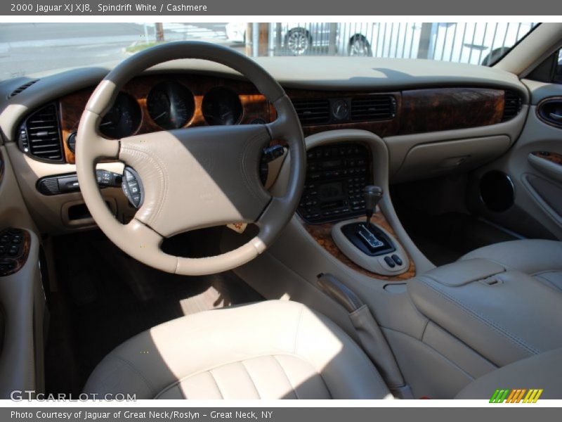 Spindrift White / Cashmere 2000 Jaguar XJ XJ8