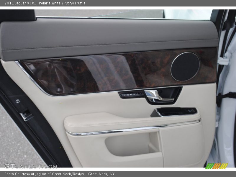 Polaris White / Ivory/Truffle 2011 Jaguar XJ XJ